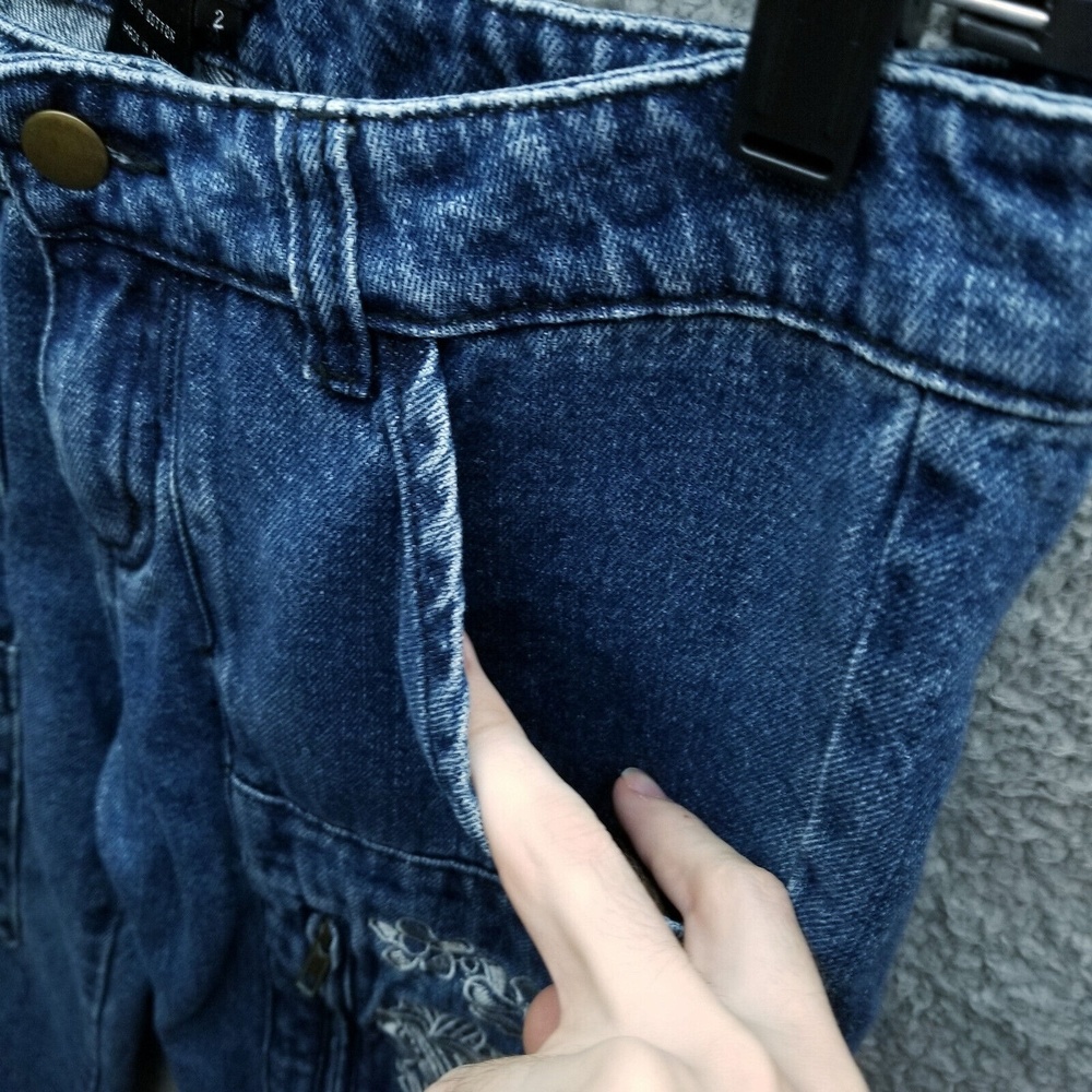 Venus Women's 2 Floral Blue Cropped Jeans Pockets 100% Cotton 30" 23" 8.5" - Picture 4 of 12